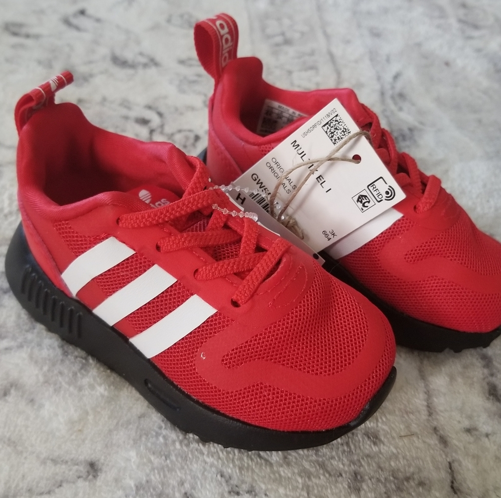 Size 4c Addidas. NWT.
